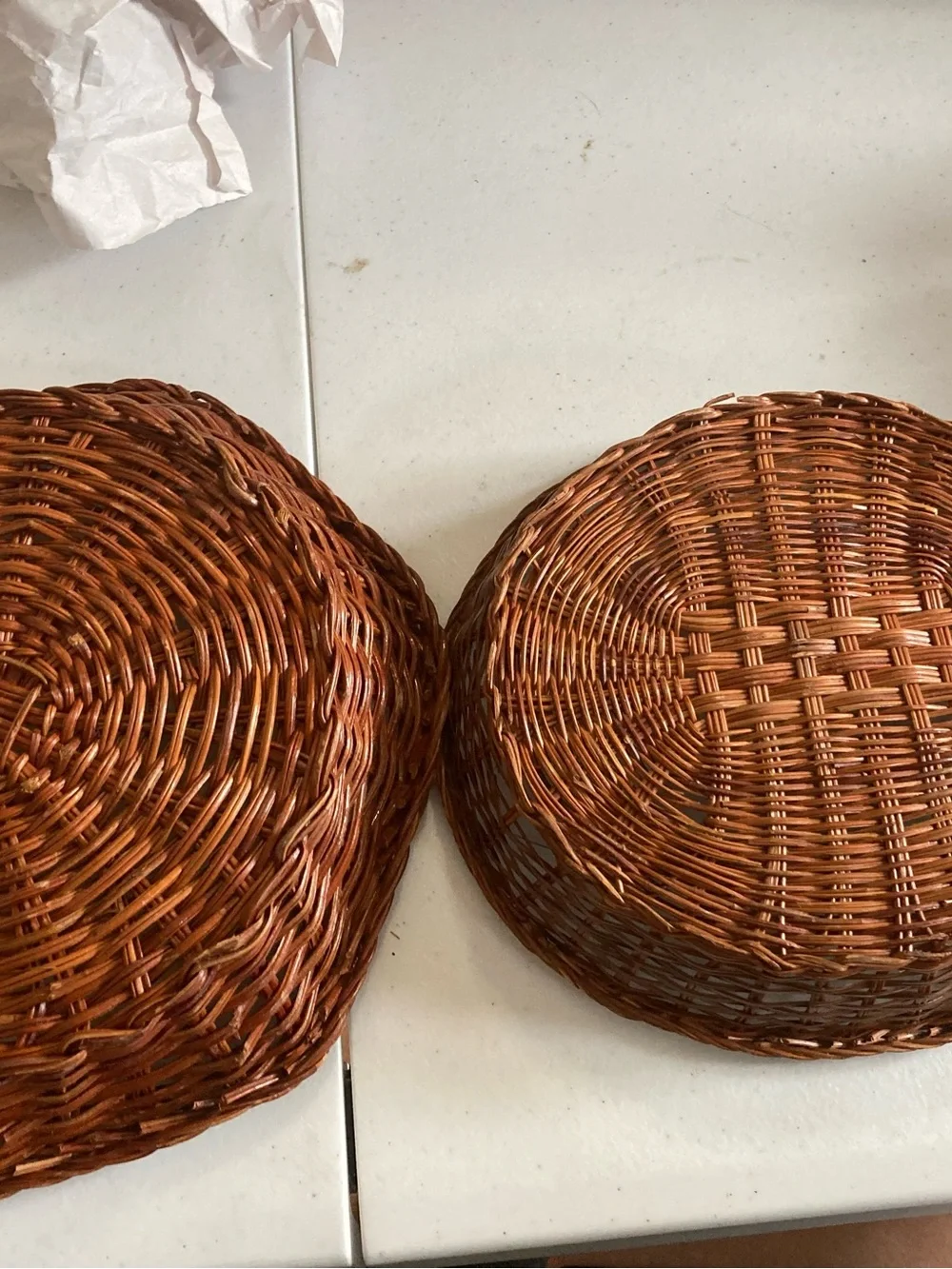Woven Rattan Serving Basket Country Wall Decor dark Brown Finish
